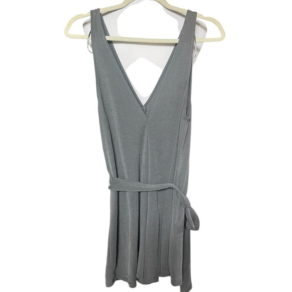 Zara flowy V neck romper with belt tie - Picture 4 of 7